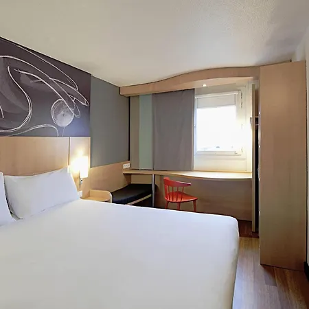 Ibis Hotel 3*