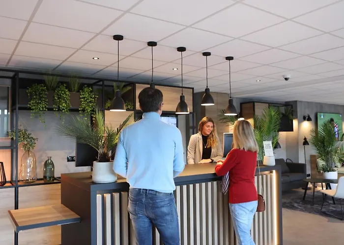Ibis 3* Обена