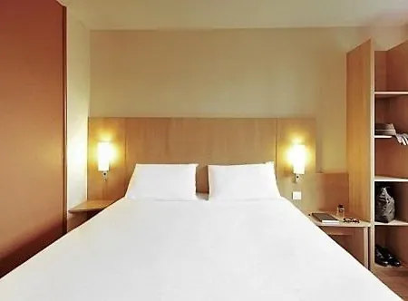 Ibis 3*