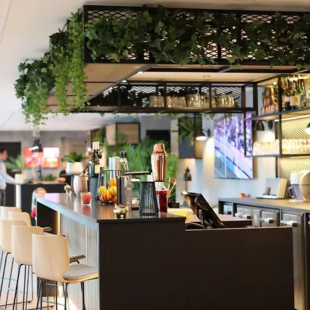 Ibis Hotell 3*
