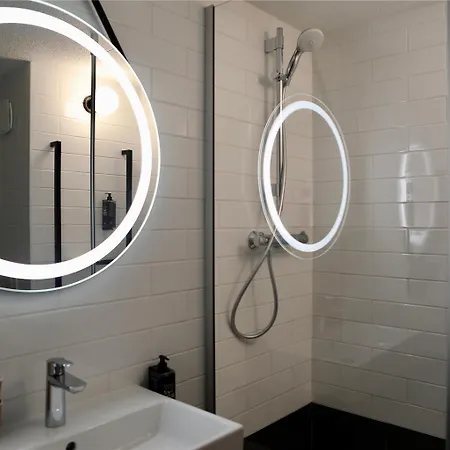 Ibis 3*