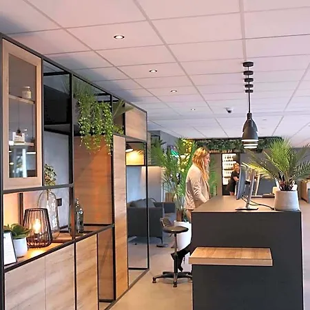 Ibis 3* Обена